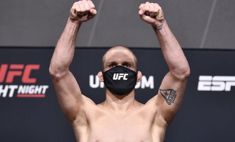 What is Alex Morono's Net Worth in 2021? Here's All the Breakdown